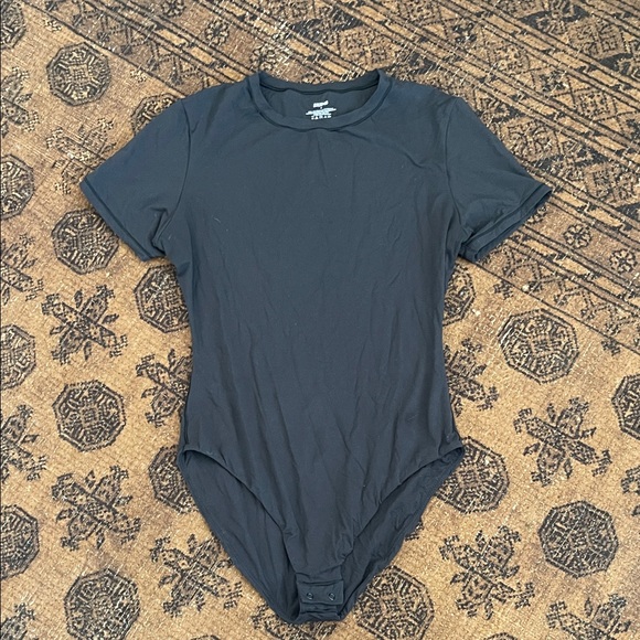 Skims Fits Everybody Bodysuit Tee - Picture 2 of 3
